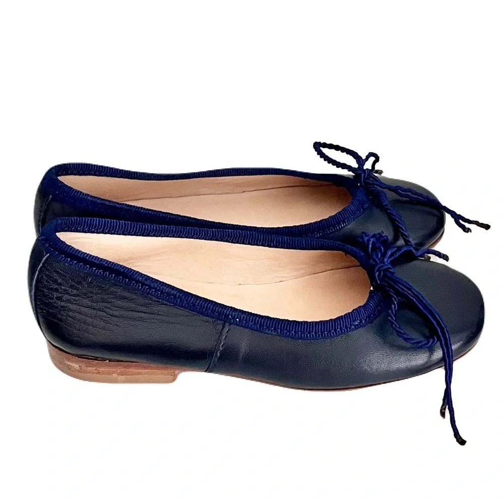 Oscar de la Renta darling gently